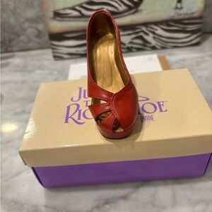 Vintage❤️ Collectible: Just The Right Shoe
 Ravishing Red
